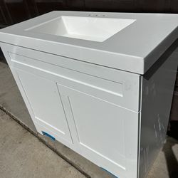 36” BATHROOM VANITY NEW IN WHITE COLOR