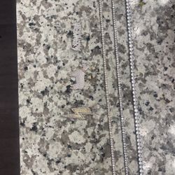 GLD Chains And Pendants