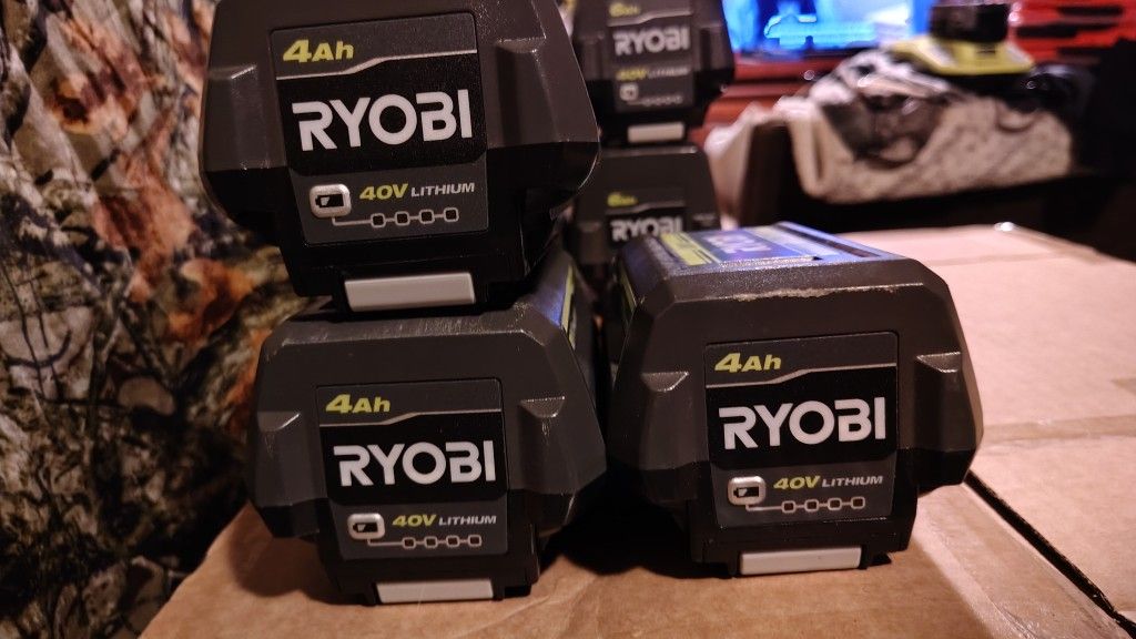 FREE CHARGER Ryobi 40V 4ah Batteries