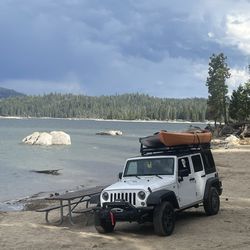 2017 White Jeep Wrangler Unlimited Sport 