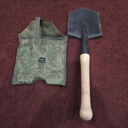military-style entrenching tool