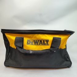 Dewalt  (N443371) Tool Bag Heavy Duty Nylon 19x12x11 with 6 pockets