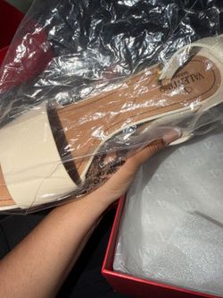 NEW Authentic Valentino Roman Ivory Stud Block Heels/ Size 39/ Box Included