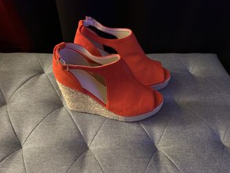 Red peep toe wedges
