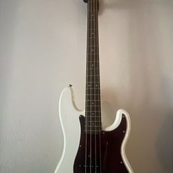 Squier Classic Vibe 60s Precision Bass - Olympic White
