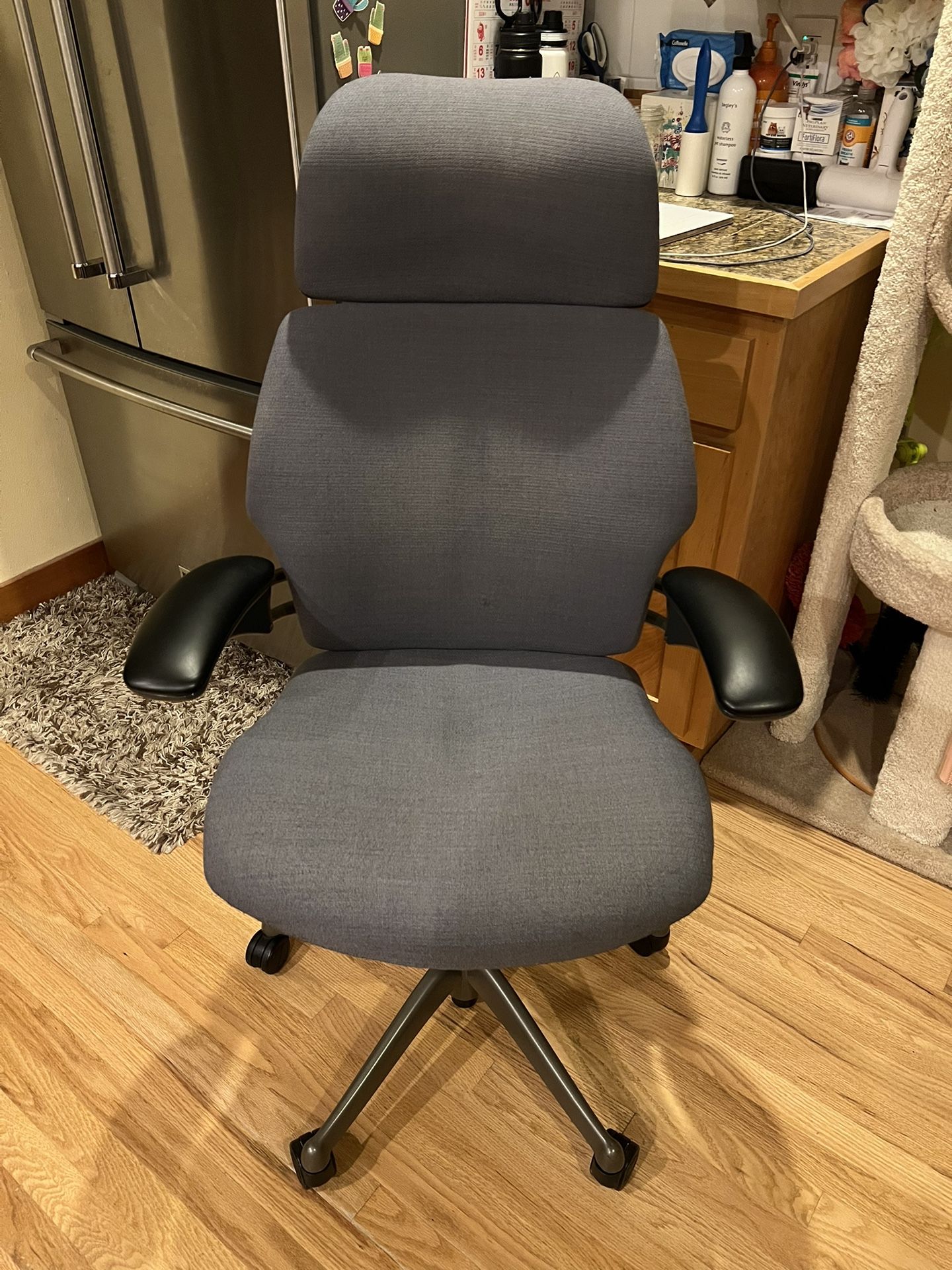HumanScale Freedom Task Chair with Headrest