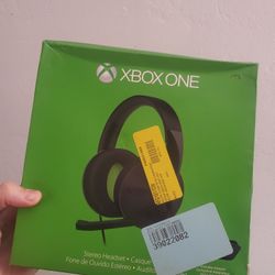 Xbox One Official Headset with Controller Adapter 