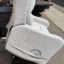Savannah Power Lift Chair recliner gray fabric cloth like new(address in description)