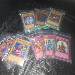 Yu-Gi-Oh cards super bundle check all pics