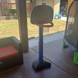 Little Tikes Basketball Court 