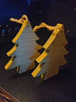2 Wooden Christmas Trees (For Hanging)