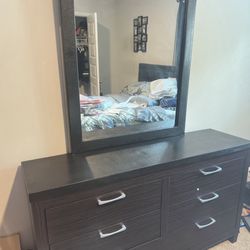 $285 Full Bed /Make An Offer Now Full Bed