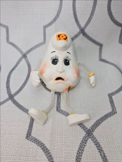 Vintage Anthropomorphic Tear Drop Ghost Face Shelf Sitter 3"H Ceramic
