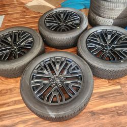 22" CHEVY SILVERADO TAHOE SUBURBAN WHEELS AND TIRES 