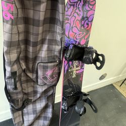Burton Womens (147) Lux 47 V-Rocker Snowboard w/ Burton Citizen Bindings and Burton 156 Bag