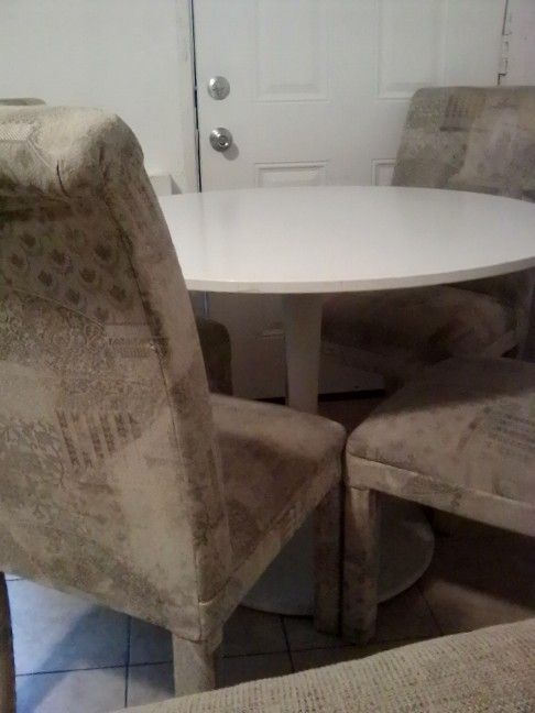Dining Room Table With Three Chairs
