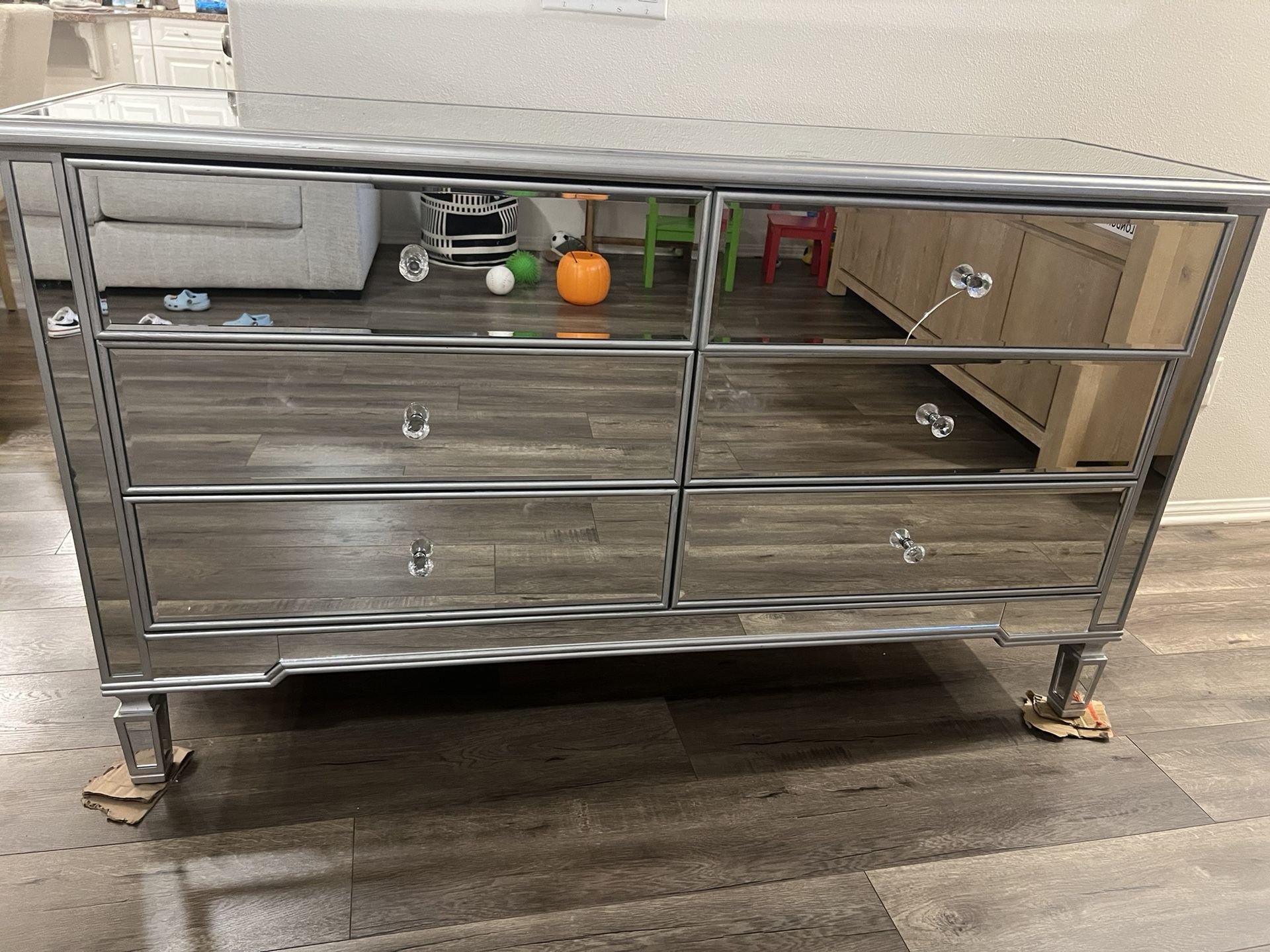 Mirror Dresser