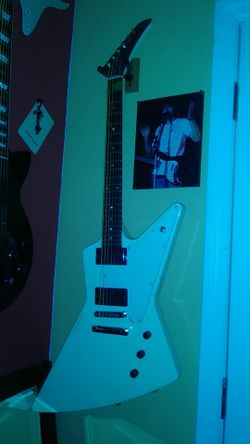 Gibson Explorer Made in USA loaded w Active/EMG's w/gibson case