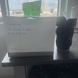 Tamron 28-75mm f/2.8 Emount