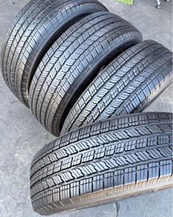 245/75r17 Michelin tires con 80% de Vida las 4