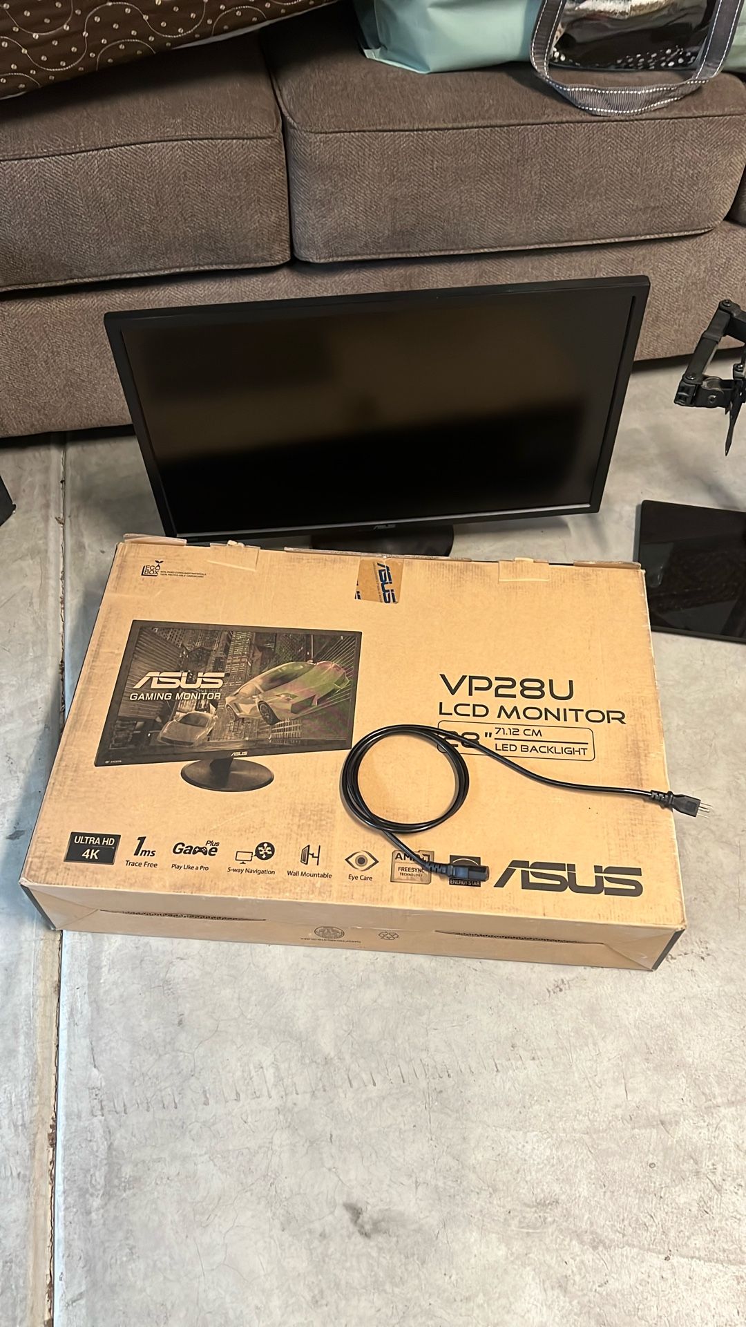 ASUS VP28UQG 28in. Monitor 4K/UHD 3840x2160 1ms 3840x2160 - Black