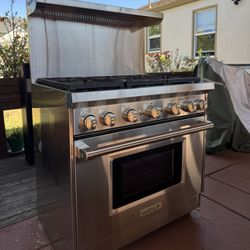 Wolf 36” 6 Burner Professional Gas Range GR366 (used)