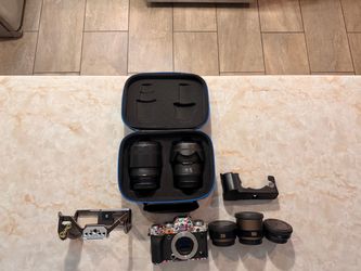 Fuji X-T5 Bundle lenses small rig cage and grip