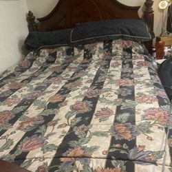 🎁BEAUTIFUL QUEEN SIZE BEDROOM SET: BED FRAME, DRESSER, TRIPLE MIRROR, CHEST🎁