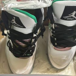Jordan 4 Retro