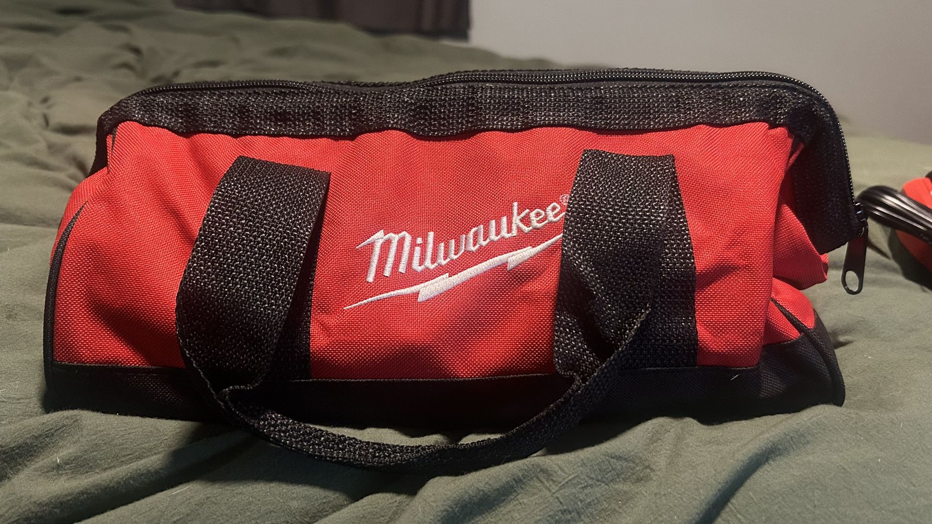 Milwaukee Small Contractor Bag