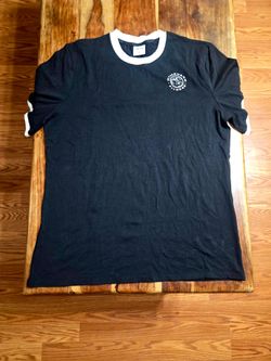 Gymshark Men's Lightweight Gym Tee with White Trim. Size X-Large