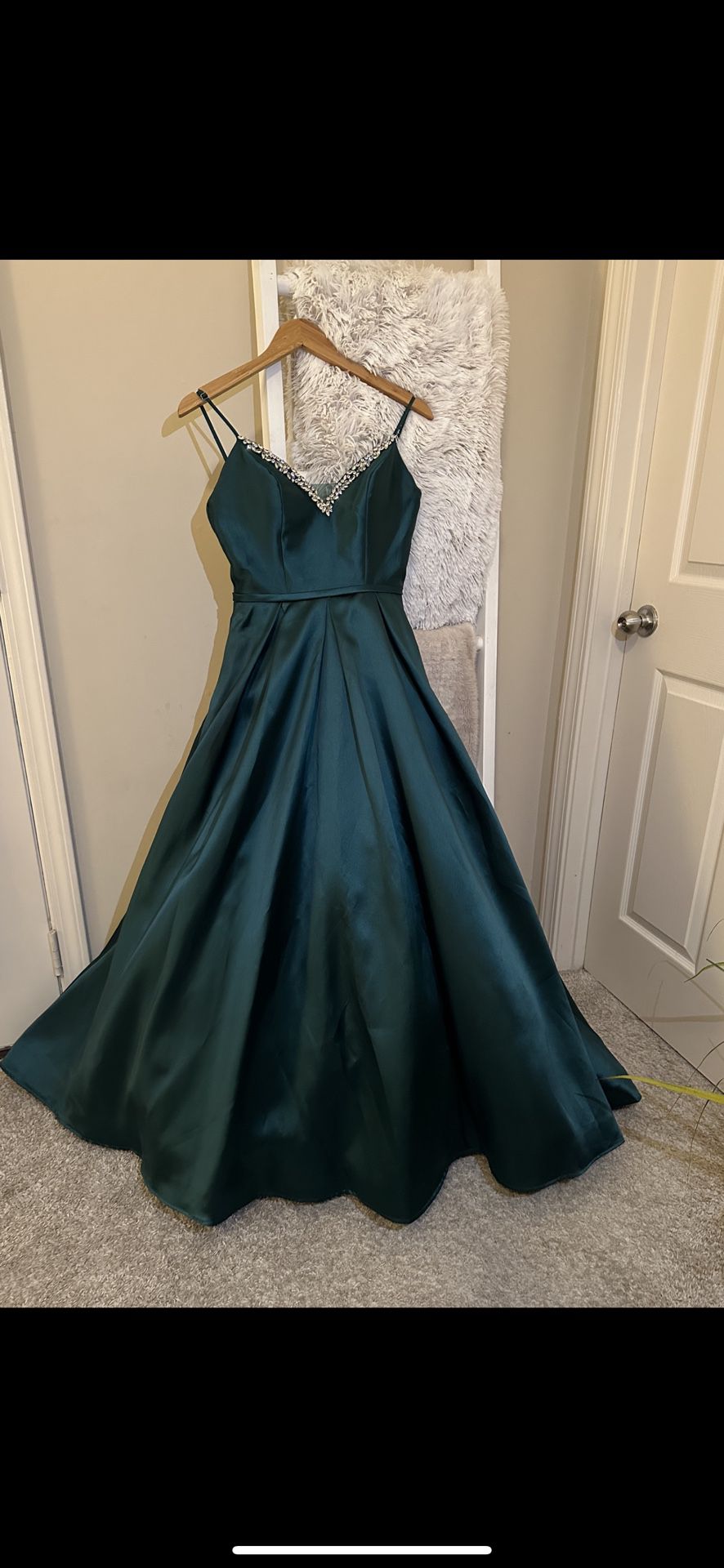 Emerald Green Prom/pageant Dress Size 2
