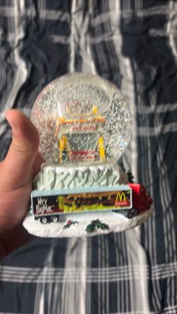 McDonald’s 2006 snow globe