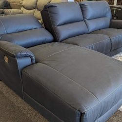 Henefer Midnight  Power Reclining Sectional Sofa Couch 