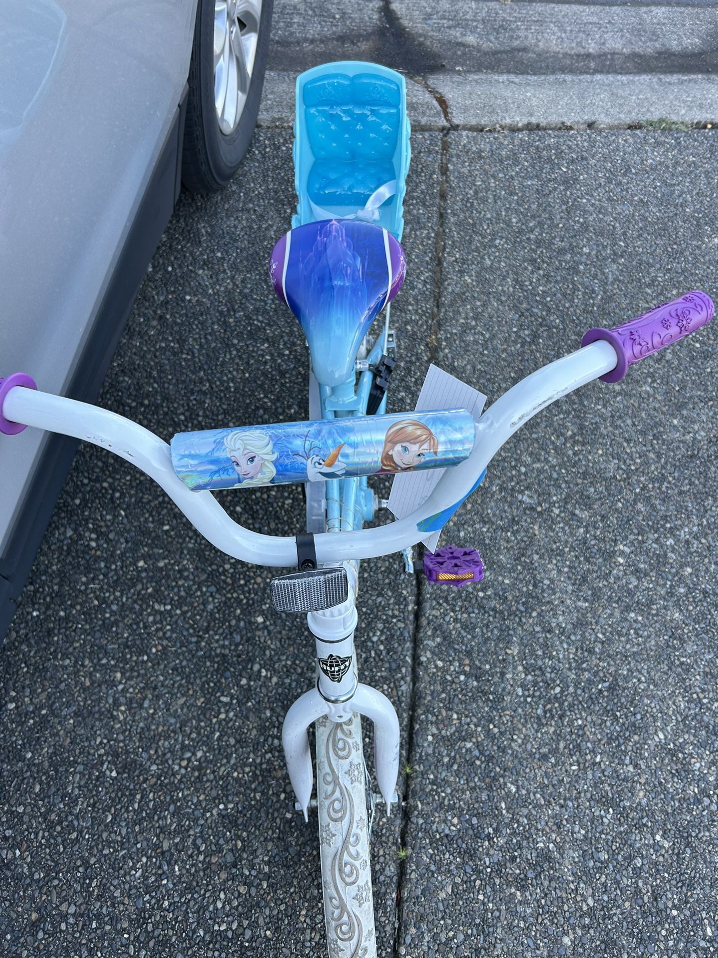 Girls frozen Bike
