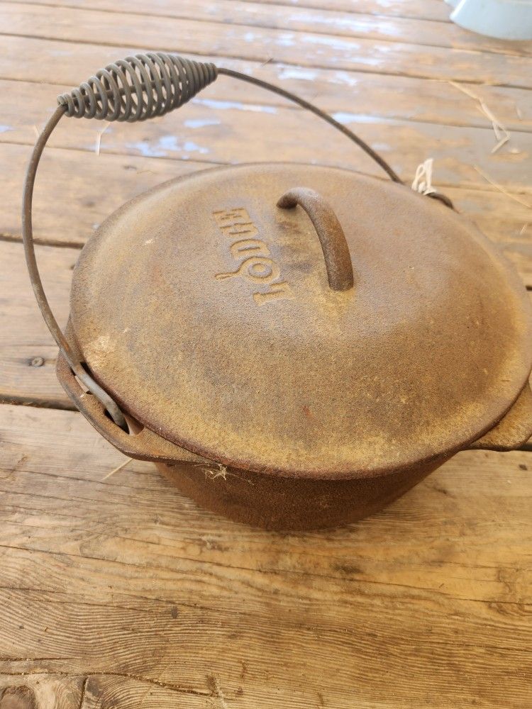Vintage Lodge 10" Cast Iron Dutch Oven Pot Camping