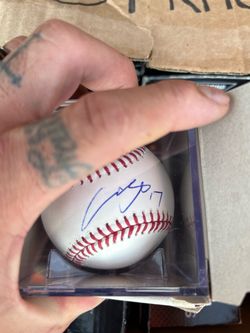 Shoes othani signed ball