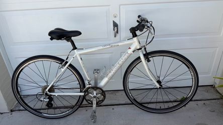 Motobecane hybrid 700c bike medium frame commuter bicycle  tuned up