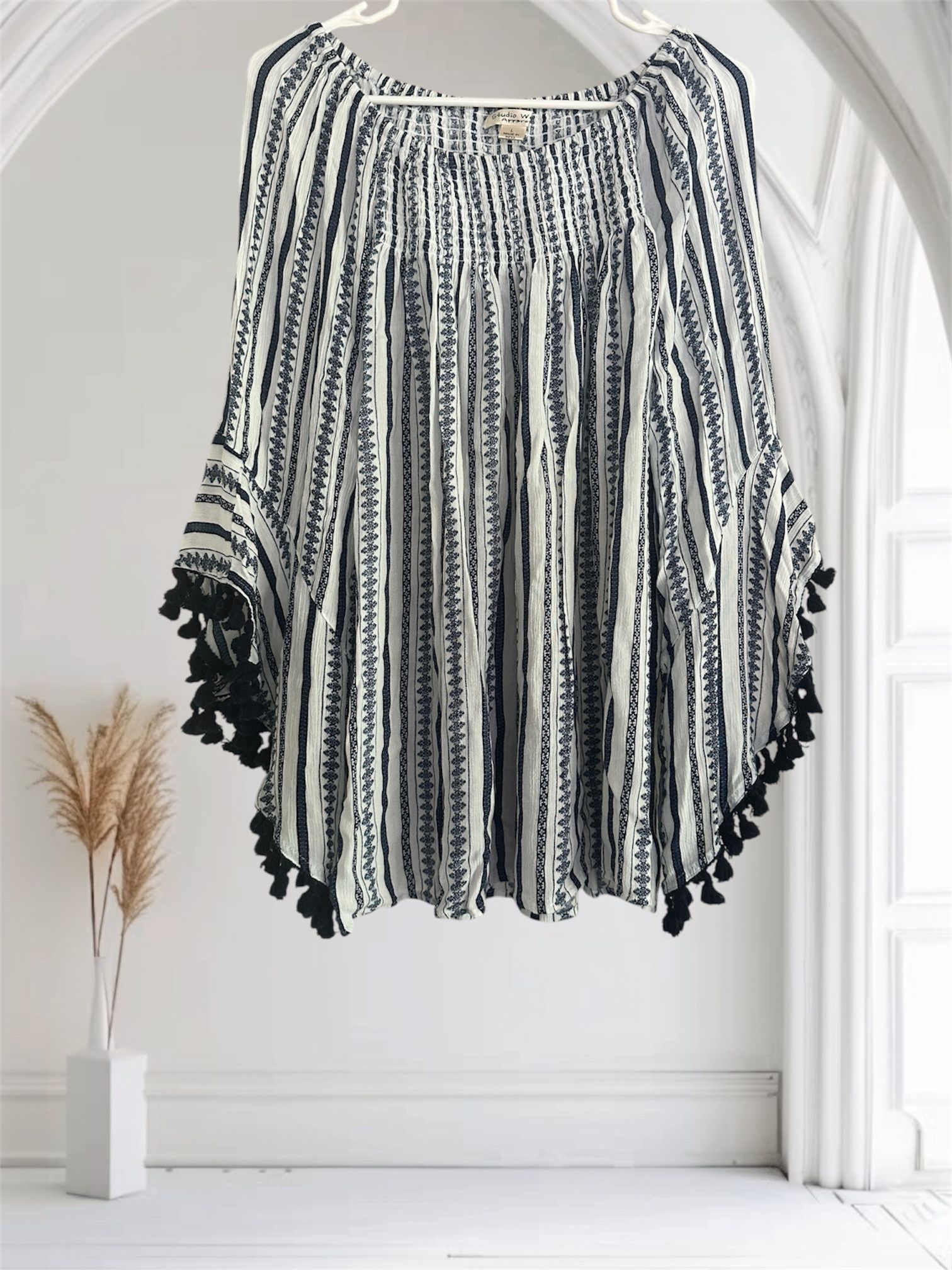 Studio West Women’s Size Large Blouse (Still Like New)