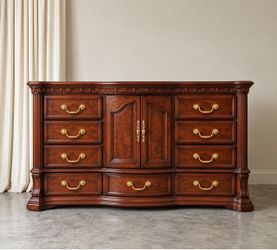 Wynwood Cordoba Restored Mahogany Dresser