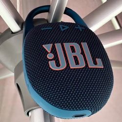 JBL Clip 5 Wireless Portable Bluetooth speaker