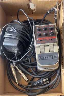 🎸 Line 6 Über Metal Guitar Distortion Effects Pedal w/ Power Adapter – Very good Condition.