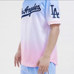 LA Dodgers Pro Standard Men’s Jersey Size 3xl But Runs Smaller
