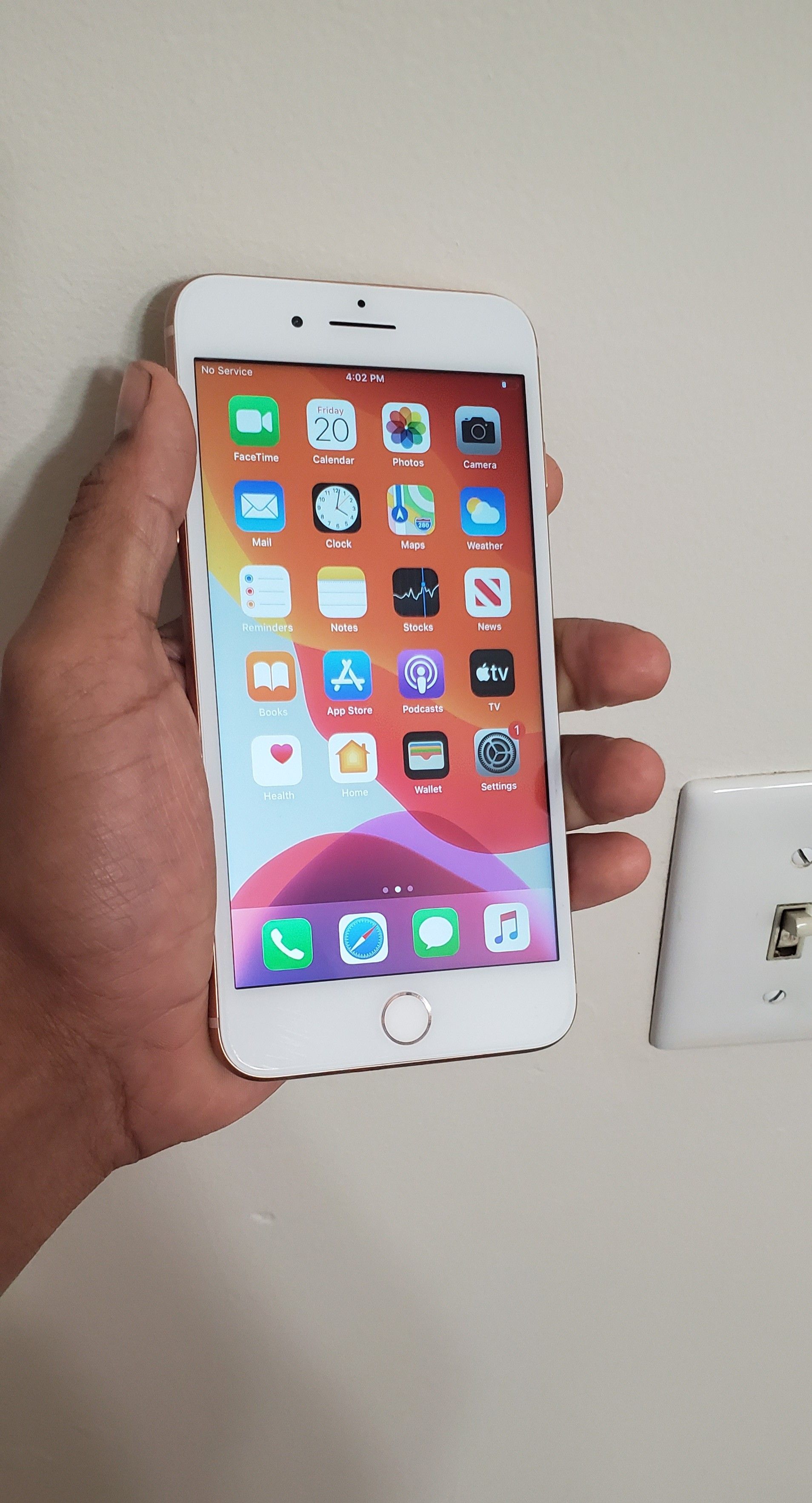 FACTORY UNLOCKED IPHONE 8 PLUS