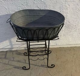 Metal cooler stand