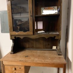 Wood Desk And Hutch 