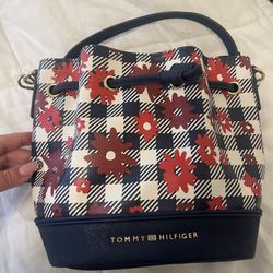 Tommy Hilfiger  Bucket Purse! 