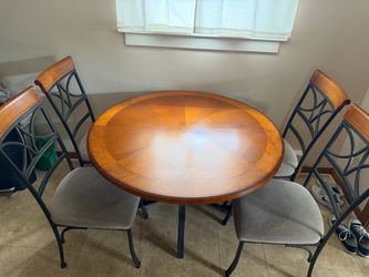 Kitchen Table with 4 Chairs