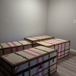 1990’s Victoria’s Secret | PINK Floor Display Trunk