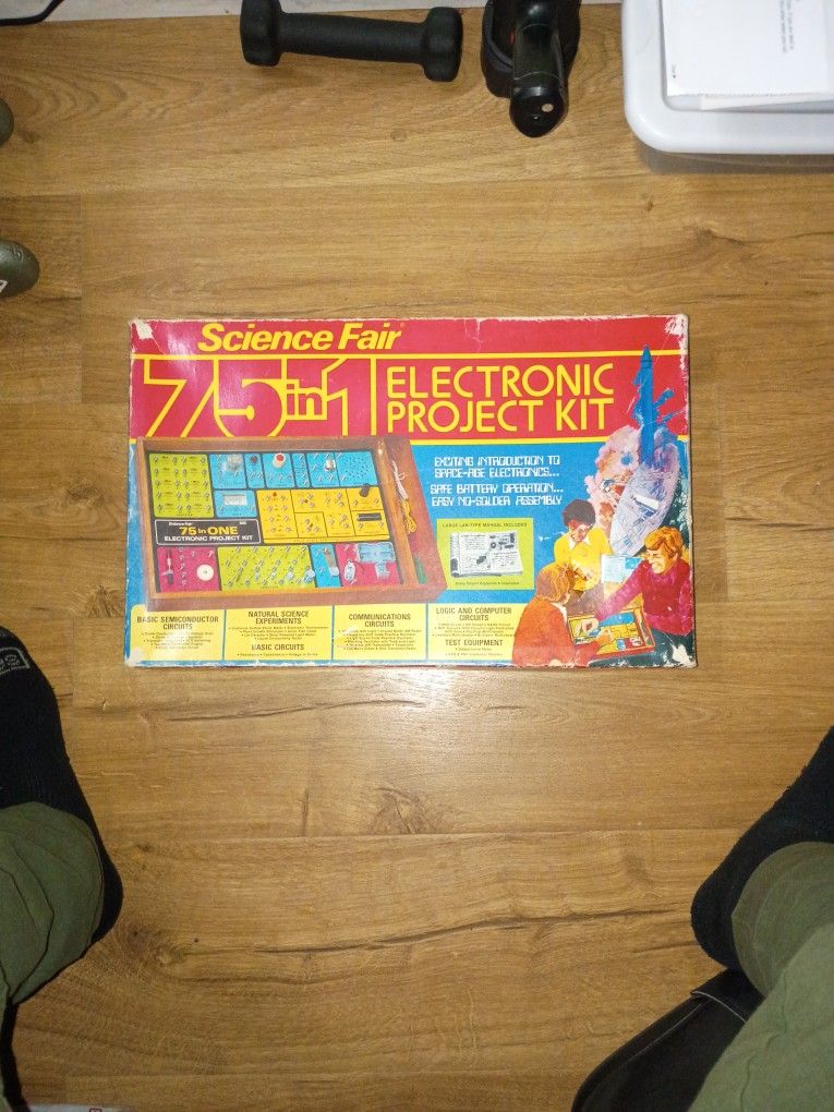 Science Fair 75 And 1 Electronic Project Kit